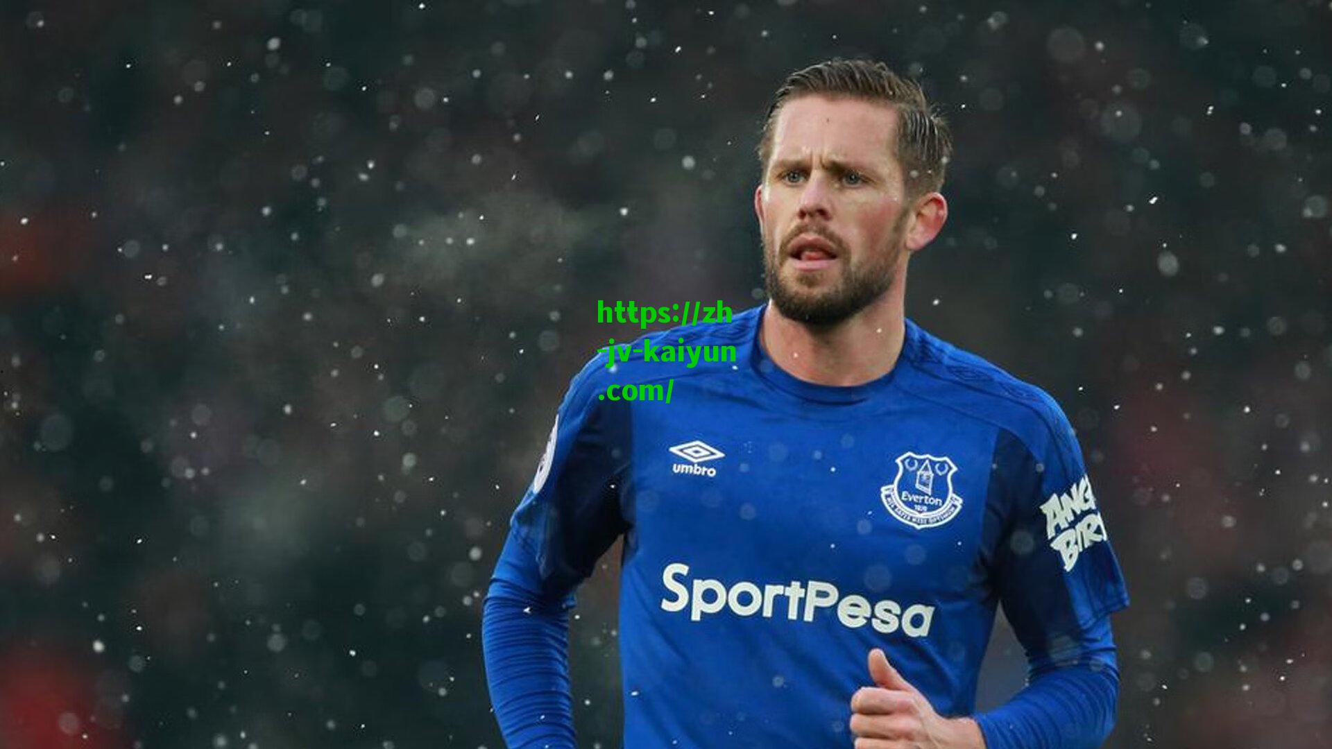 意甲豪门争夺战，阿莱格里成那不勒斯与米兰新帅焦点，年薪差距引热议