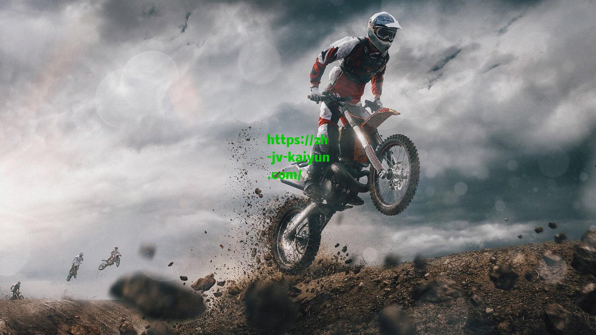 大前锋新纪元！约翰-科林斯24-25赛季场均19+8+三分39.9%攻防一体重塑球队格局